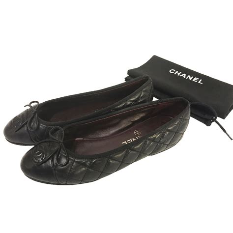 chanel black quilted shoes